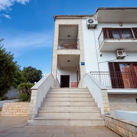 Апартаменты Mirjana - Ev Friendly