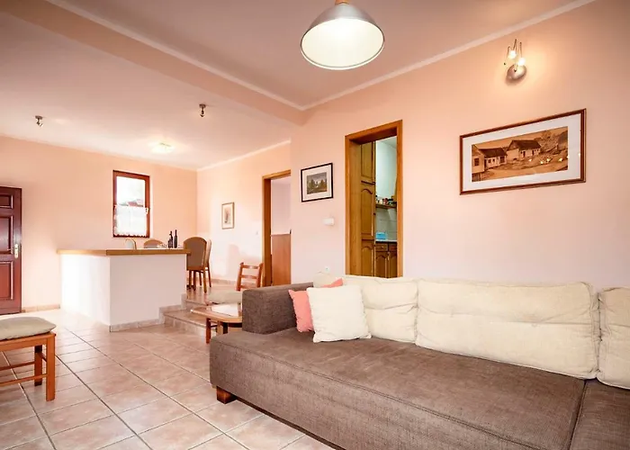 Mirjana - Ev Friendly Стари Град